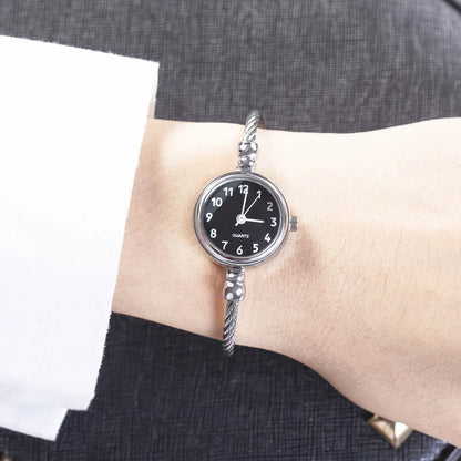 Montre Bracelet Jonc Femme Quartz YIKAZE — Acier Inoxydable, Style Rétro Luxe, 14 Coloris