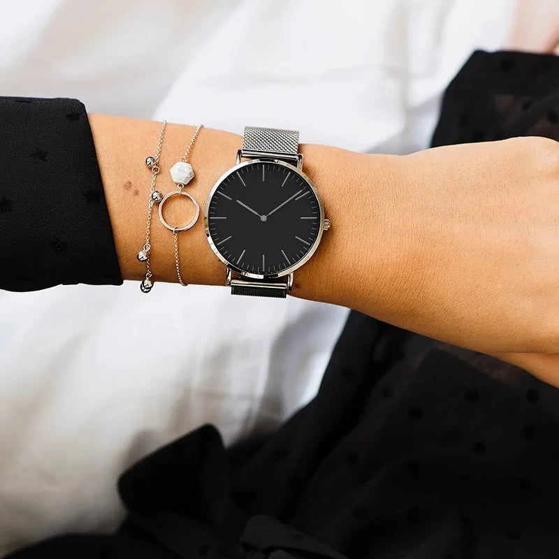 Montre Quartz Fashion TINUORA — Bracelet Acier Inox, Cadran 38mm, Style Luxe Casual, 17 Coloris