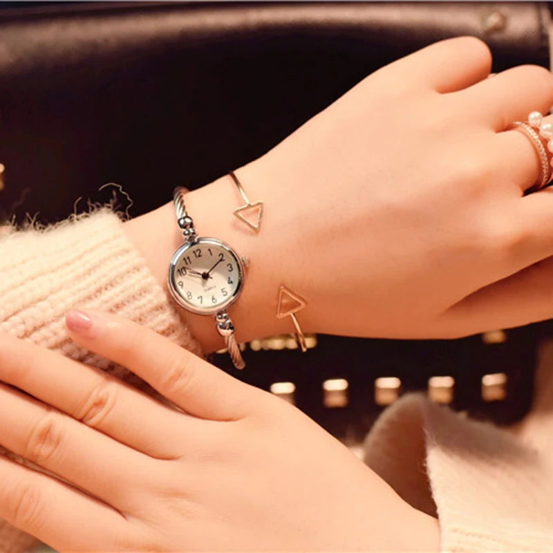 Montre Bracelet Jonc Femme Quartz YIKAZE — Acier Inoxydable, Style Rétro Luxe, 14 Coloris