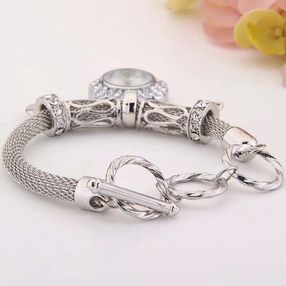 Montre Bracelet Femme Cœur d’Amour THY0312 — Alliage Doré ou Argenté, Style Romantique Fashion