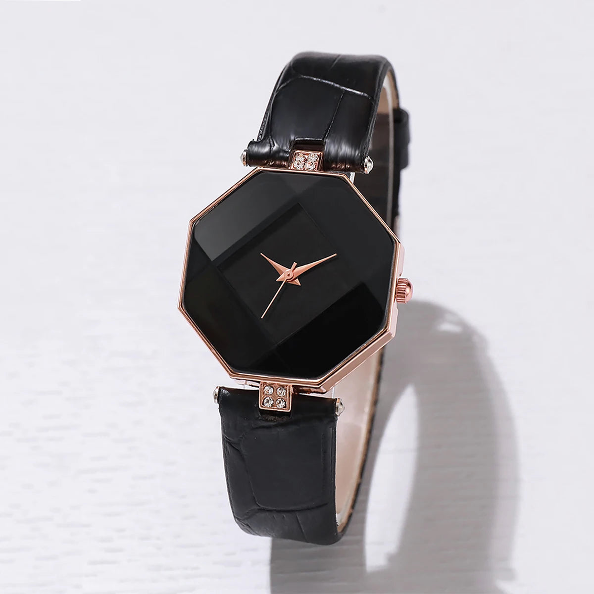 Coffret Bijoux Femme 5 Pièces — Montre Quartz Bracelet Cuir, Boucles d’Oreilles, Collier & Bracelet
