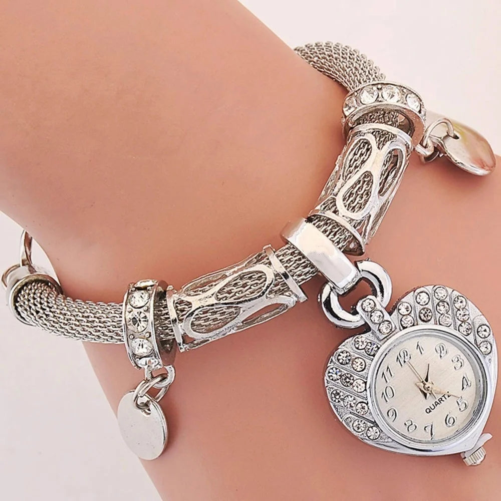 Montre Bracelet Femme Cœur d’Amour THY0312 — Alliage Doré ou Argenté, Style Romantique Fashion